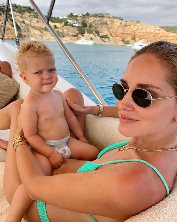 Ray-Ban sunglasses of Chiara Ferragni on @chiaraferragni