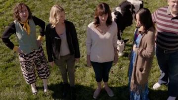 Noir et Rose Chat Imprimer à Plat des Chaussures portés par Carol Pilbasian (Kristen Schaal) dans Le Dernier Homme sur la Terre (Saison 02, Épisode 18)