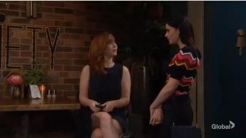 Cinq a Sept Zariah Pullover Knit usado por (Cait Fairbanks) en The Young and the Restless agosto 06,2019 