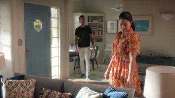 The flower dress orange Jane Villanueva (Gina Rodriguez) in Jane the Virgin (Season 05 Episode 19)