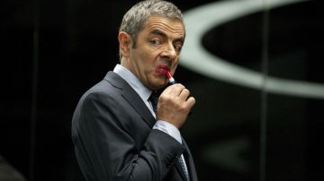 Red Lipstick used by Johnny English (Rowan Atkinson) in Johnny English Reborn
