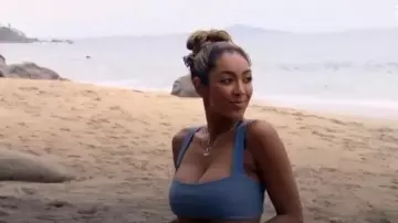 Kaohs Haut de Bikini porté par (Tayshia Adams) en Bachelor dans le Paradis (Saison 06 Episode 02)