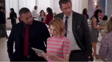 Fendi Pink Knit Top usado por Lauren Heller (Molly Kate Bernard) en Younger (Temporada 06 Episodio 08)