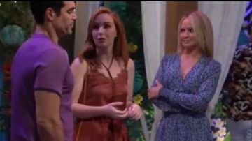 Michael Kors Mini Robe portée par Sharon Collins (Sharon Cas) chez Les Jeunes et les Agités