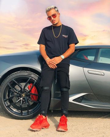 Zapatillas Balenciaga Triple S usadas por Laurent Billionaire en la cuenta de Instagram de @iam_billionaire