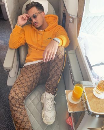 Las zapatillas Balenciaga Triple S usadas por Laurent Billionaire en la cuenta de Instagram de @iam_billionaire