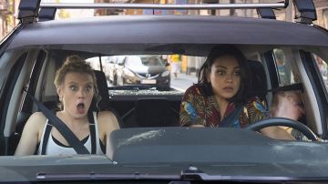 Citroen C4 driven by Audrey (Mila Kunis) in The Spy Who Dumped Me