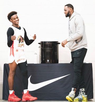 Sneakers Nike LeBron 11 worn by LeBron James on his account Instagram @kingjames