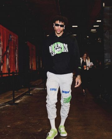 Sudadera con capucha y logotipo billionaire Boys Club de Kelly Oubre Jr. en la cuenta de Instagram de @kellyoubrejr
