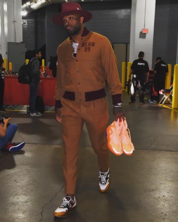 Sneakers Nike Air Fear Of God 1 Orange Pulse of P. J. Tucker on the account Instagram of @pjtucker