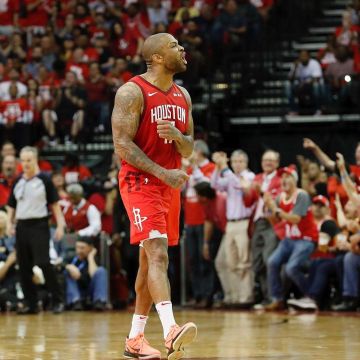 Sneakers basketball Nike Kobe Orange P. J. Tucker on the account Instagram of @pjtucker