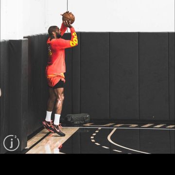 Sneakers Nike Kyrie 1 black and red of P. J. Tucker on the account Instagram of @pjtucker