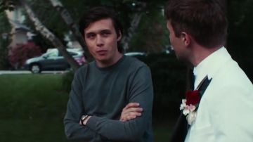 The grey sweatshirt Philip (Nick Robinson) in "Strange but True"