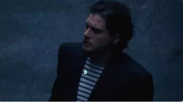 The marine scope by John F. Donovan (Kit Harington) in My life with John F. Donovan