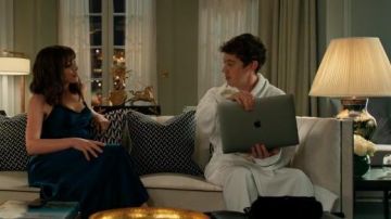 Apple Macbook Air utilisé par Thomas Westerburg (Alex Sharp) dans l'Agitation de La