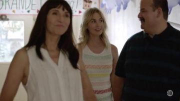 Alice + Olivia Blanc en Tricot multicolore Rayé Panneau Haut sans Manches porté par Melissa Chartres (janvier Jones) dans Le Dernier Homme sur la Terre (S04E04)