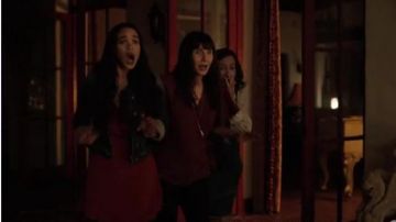 Alice + Olivia Orange en Mousseline de soie à Manches Longues, la Robe portée par Erica Dundee (Cleopatra Coleman) dans Le Dernier Homme sur la Terre (Saison 04, Épisode 10)