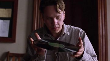 Mozart Vinyl Records listen by Andy Dufresne (Tim Robbins) in The Shawshank Redemption