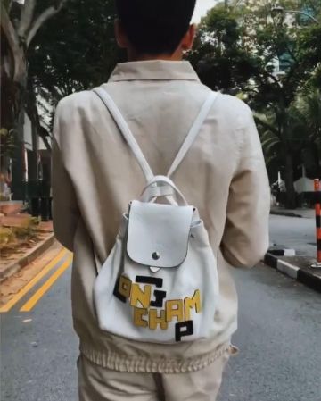 Le sac à dos Longchamp porté par Johann sur son compte Instagram @sparkdise