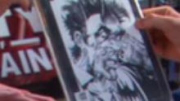 La bande dessinée All Star Bat­man & Ro­bin, the Boy Won­der de Sheldon Cooper (Jim Parsons) dans The Big Bang Theory (S02E20)