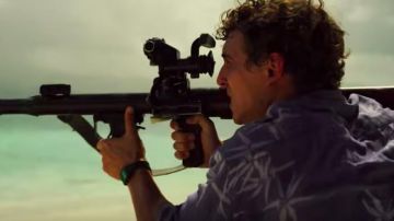 The blue shirt with motif of palm Río (Miguel Herrán) in The casa de papel (Season 3)