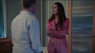 Sies Marjan Tatum Pink Pants worn by Gigi Mendoza (Roselyn Sánchez) in Grand Hotel (Season 01 Episode 09)