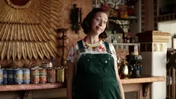 Inc White Short Sleeve Popsicle Ice Cream Printed Tee worn by Carol Pilbasian (Kristen Schaal) in The Last Man on Earth (Season 04 Episode 14)