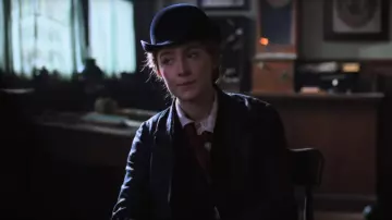 El sombrero de melón negro de Jo March (Saoirse Ronan) en Mujercitas
