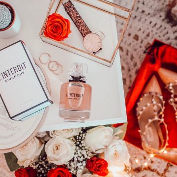 De Russo Parfum L'air Compte Le Charlène Sur La Fille VpSUzM
