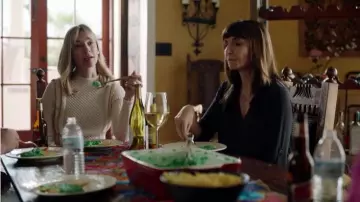 Henley Blouse worn by Gail Klosterman (Mary Steenburgen) in The Last Man on Earth (Season 04 Episode 16)