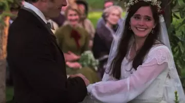 La robe de mariée de Meg March (Emma Watson) dans Little Women