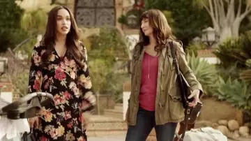 Free People Green Pocket Front Jacket worn by Gail Klosterman (Mary Steenburgen) in The Last Man on Earth (Season 04 Episode 18)