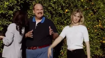 Suéter carven de 3/4 mangas en Craie usado por Melissa Chartres (January Jones) en The Last Man on Earth (Temporada 04 Episodio 18)