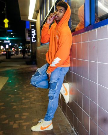 Sneakers Nike Blazer Mid, Off-White All Hallow's Eve of Josh Christopher on the account Instagram of @jaygup