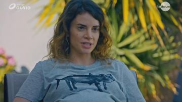 The t-shirt cat-a-thon brought by Nell (Héloïse Adam), in a More beautiful life