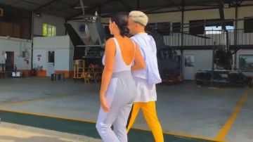 Le body blanc dos ouvert de Jazz Correia dans JLC Family Saison 1