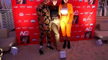 Les sneakers Triple S Balenciaga jaune et noire de Laurent Correira dans JLC Family Saison 1