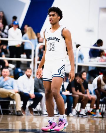 Sneakers Nike kyrie 4 of Josh Christopher on the account Instagram of @jaygup