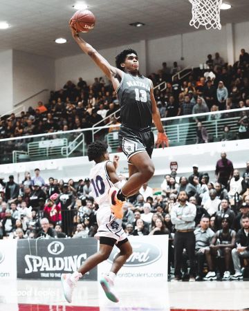 Sneakers Nike Kyrie 4 70s (Decades Pack) by Josh Christopher on the account Instagram of @jaygup