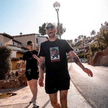 Le tshirt YOKO porté par Squeezie sur son compte Instagram