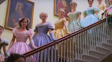 El vestido de bola verde en Mujercitas