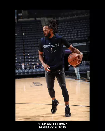 Mike Conley's Jordan 11 Retro Cap and Gown Sneakers en la cuenta de Instagram de @slamkicks