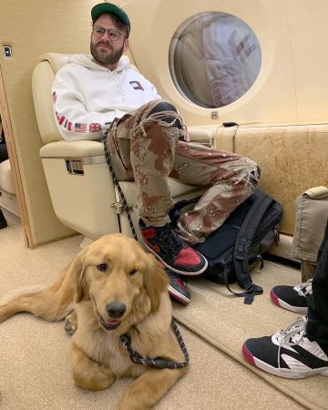 The pants camo off-white of Alex Pall on the account Instagram of @alexpall