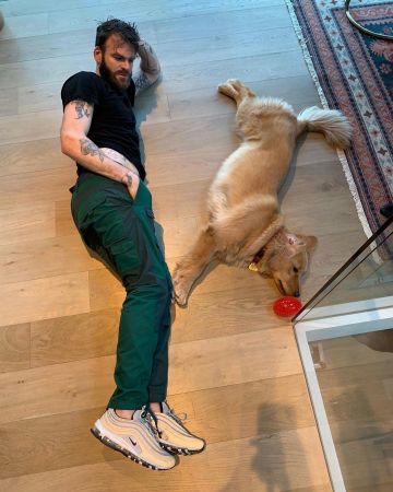 Sneakers Nike air max 97 of Alex Pall on the account Instagram of @alexpall