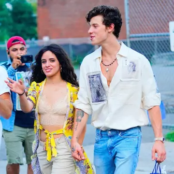 La camiseta de Shawn Mendes en la cuenta de Instagram de @gq