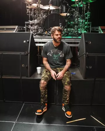 The pants camo of Alex Pall on the account Instagram of @alexpall