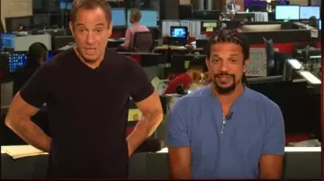 Shirt noir porté par Harvey Levin sur TMZ Live 8 août 2019