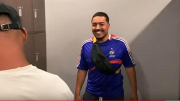 The Football shirt of the team of France worn by Kotei in never big Ep05: we train everywhere