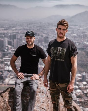 The Pants with camouflage print of Andrew Taggart on the account Instagram of @drewtaggart