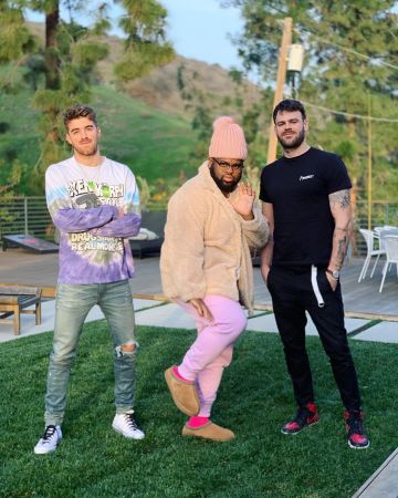 Sneakers Jordan 1 Retro Bred Alex Pall on the account Instagram of @thechainsmokers